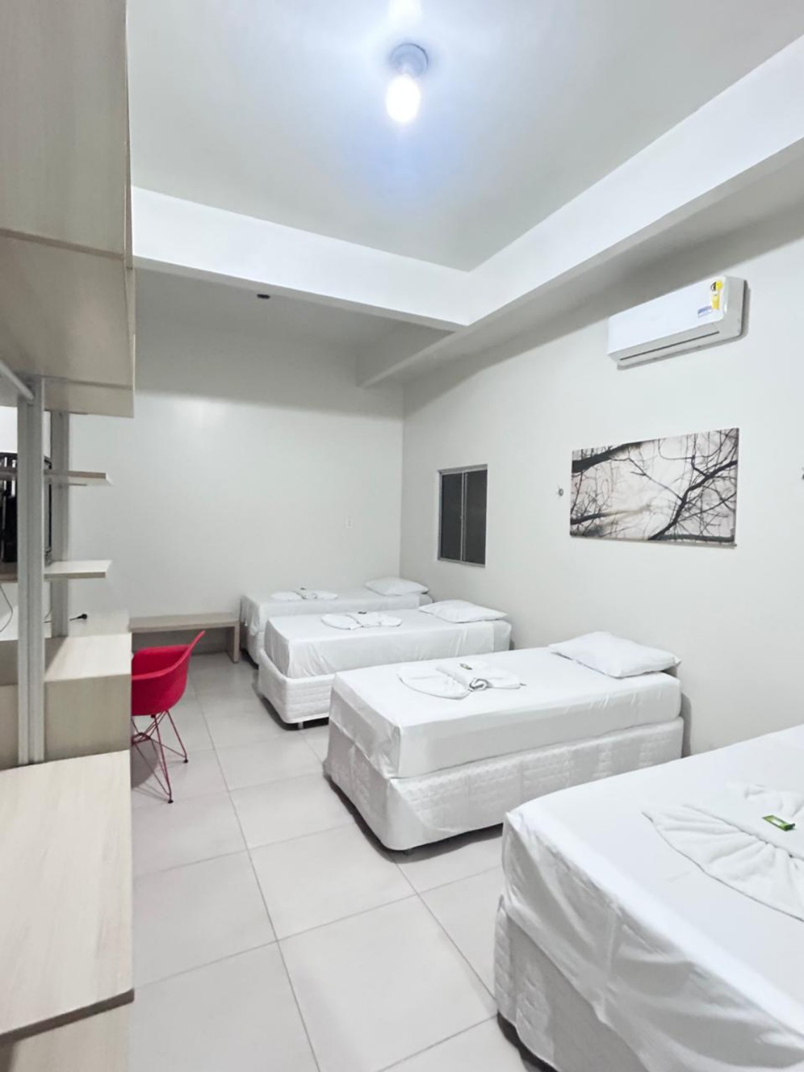 Quarto quádruplo do Hotel Indiana